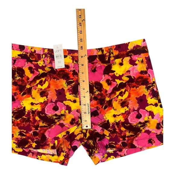 Ann Taylor LOFT Pink Floral Original Flat Front Casual Shorts, Size 10 - Picture 5 of 8